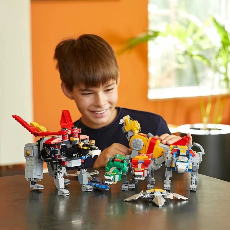 Figuras de acción de Transform - Model Kit Voltron reseña y precio