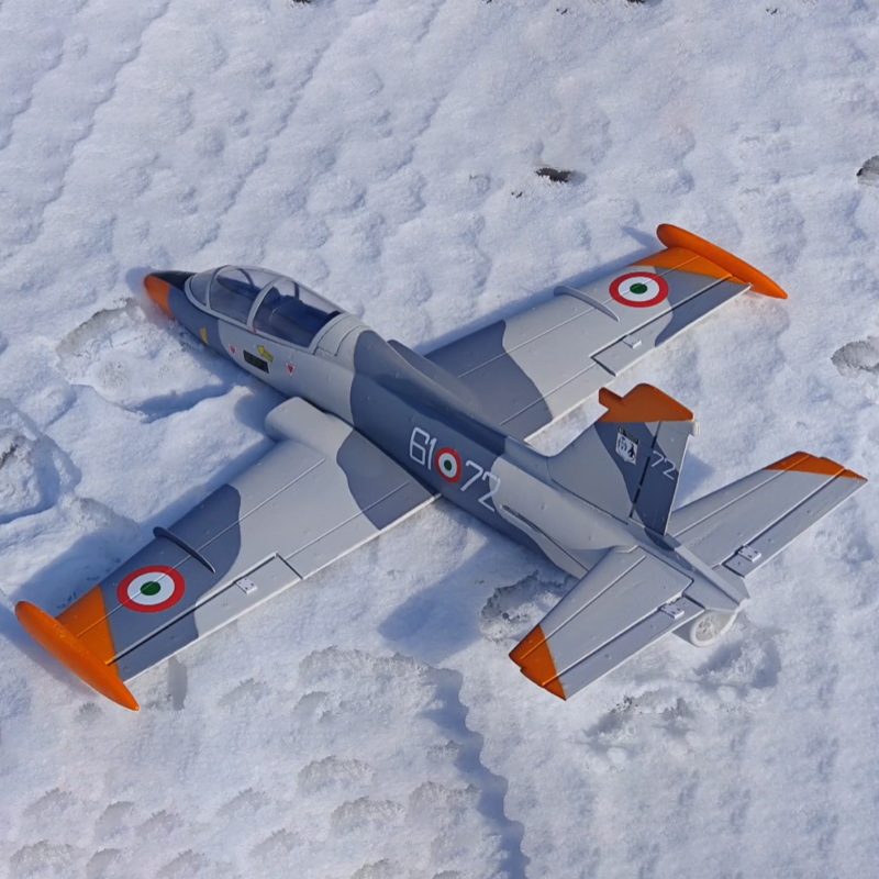Modelo de avión teledirigido M - Model Kit Expert reseña y precio