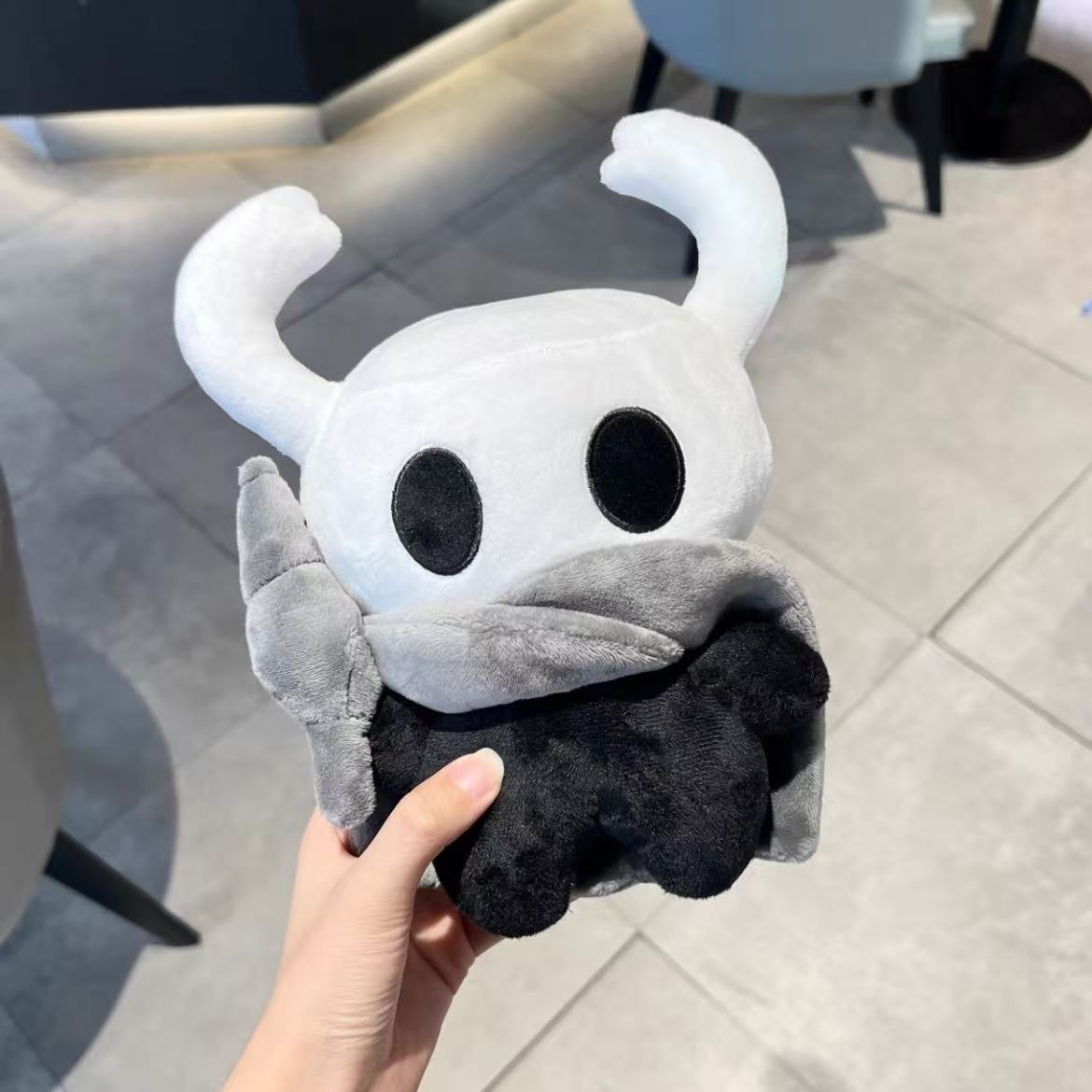 Nuevo Peluche de Hollow Knight - Model Kit Knight reseña y precio