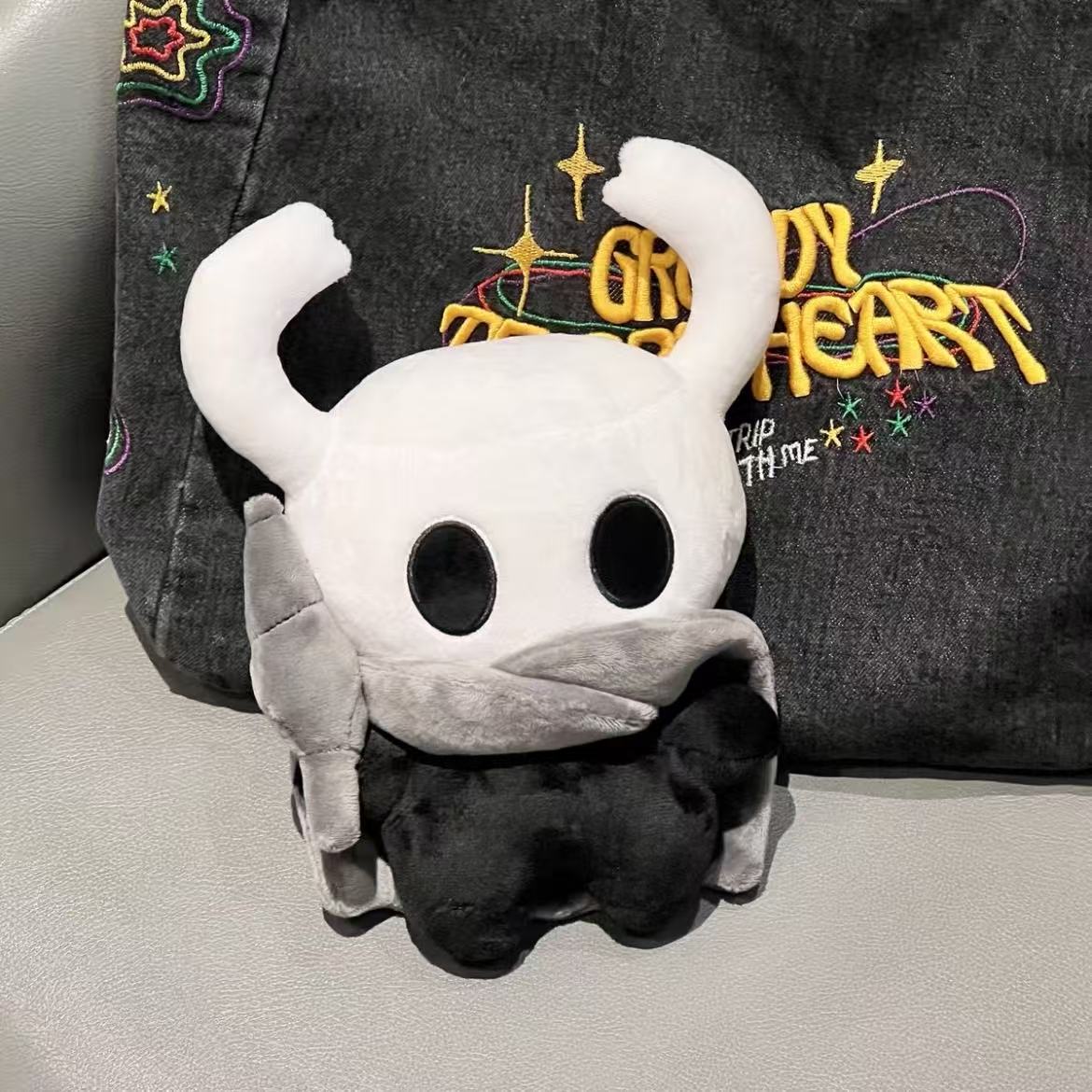Nuevo Peluche de Hollow Knight - Model Kit Knight reseña y precio